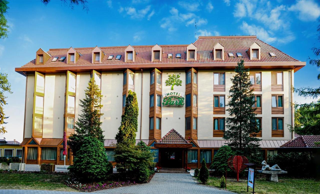 Park Hotel Gyula Zewnętrze zdjęcie